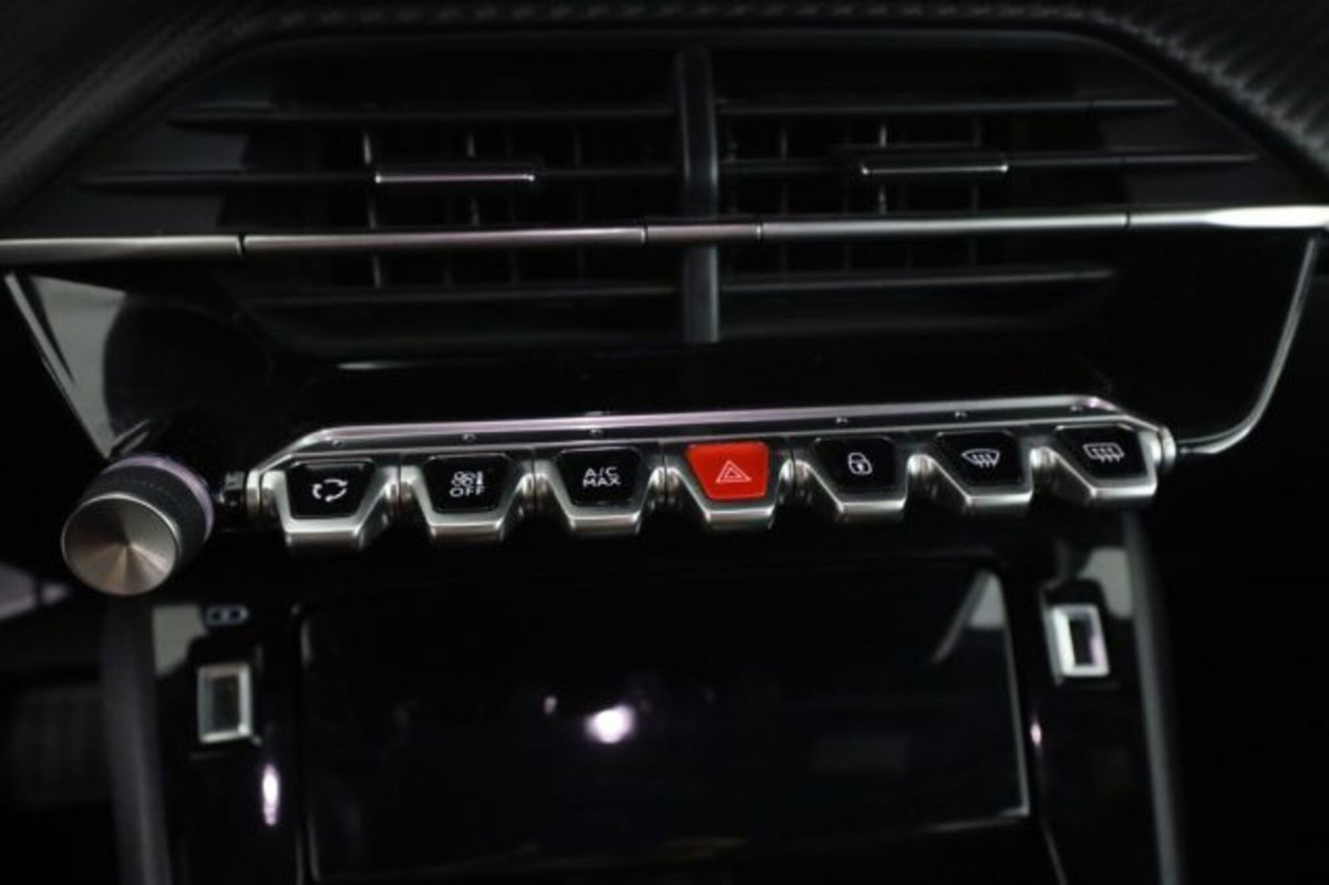 Peugeot 2008 BlueHDi 130 S&S EAT8 Allure Pack (13)