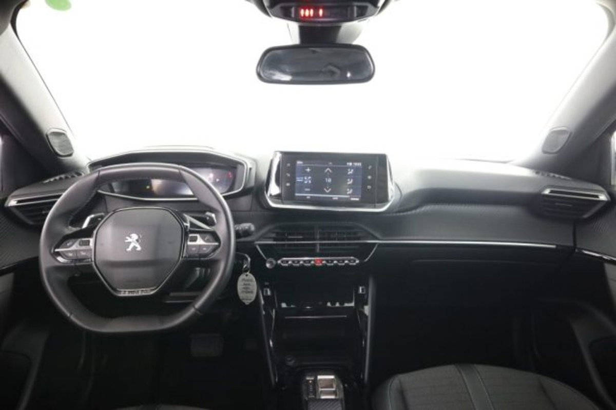 Peugeot 2008 BlueHDi 130 S&S EAT8 Allure Pack (4)