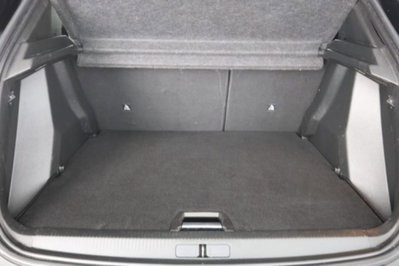 Peugeot 2008 BlueHDi 130 S&S EAT8 Allure Pack (6)