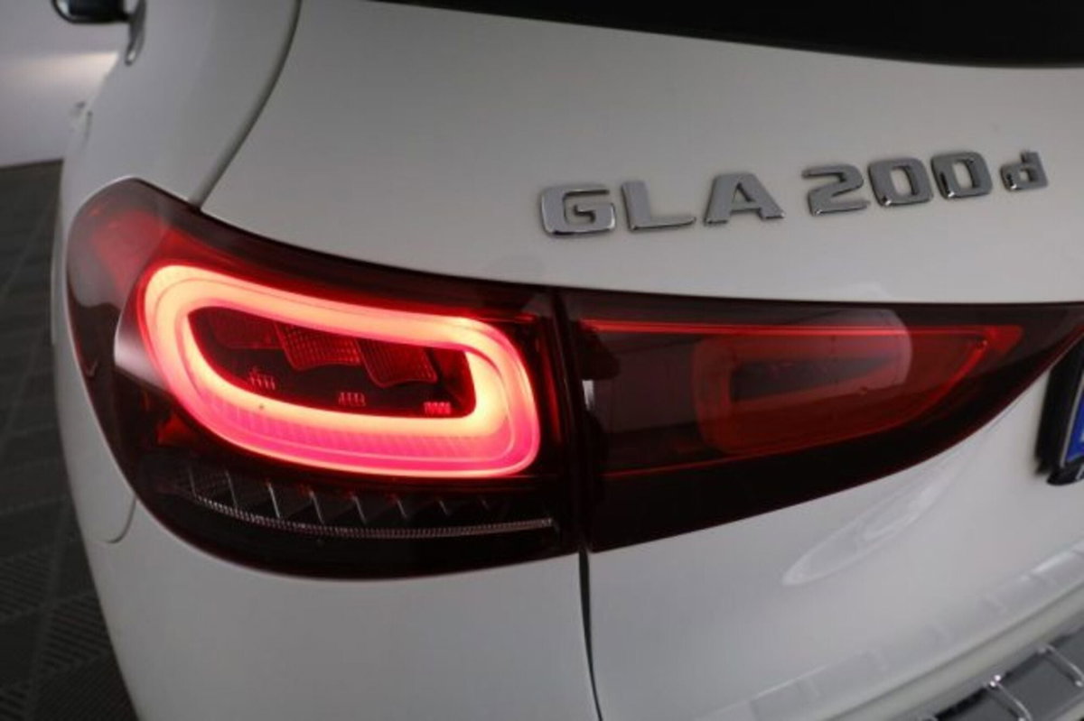 Mercedes-Benz CLA Shooting Brake 200 d Automatic 4Matic Shooting Brake Sport (10)