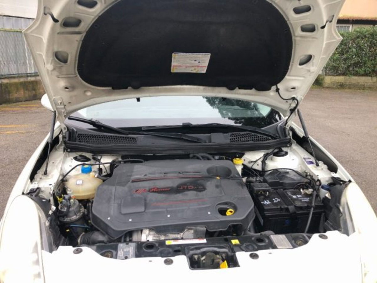 Alfa Romeo Giulietta 1.6 JTDm-2 Distinctive (19)