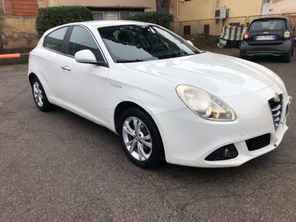 Alfa Romeo Giulietta 1.6 JTDm-2 Distinctive (2)