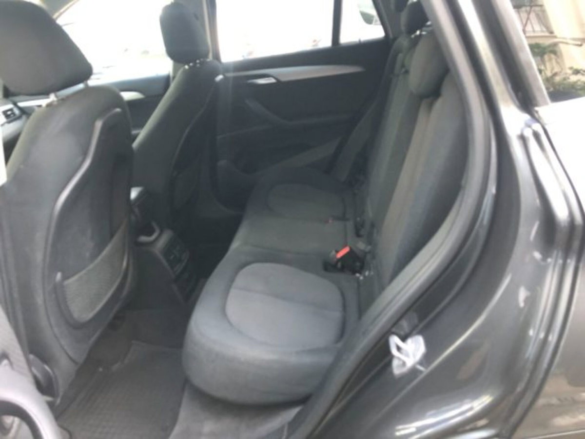 BMW X1 sDrive18d Business (11)