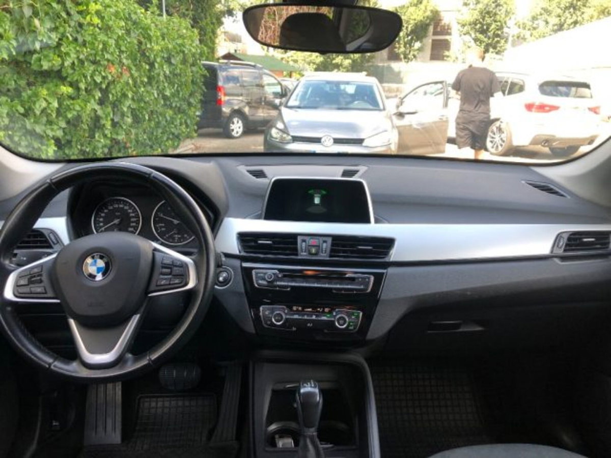 BMW X1 sDrive18d Business (14)