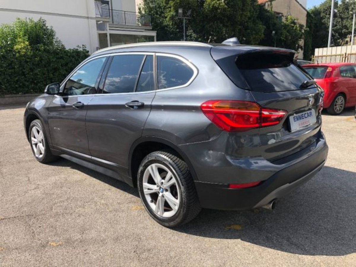 BMW X1 sDrive18d Business (4)