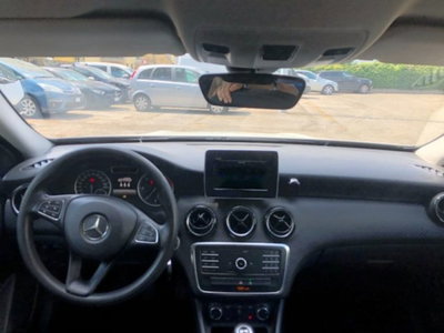 Mercedes-Benz GLA SUV 180 d Executive (12)