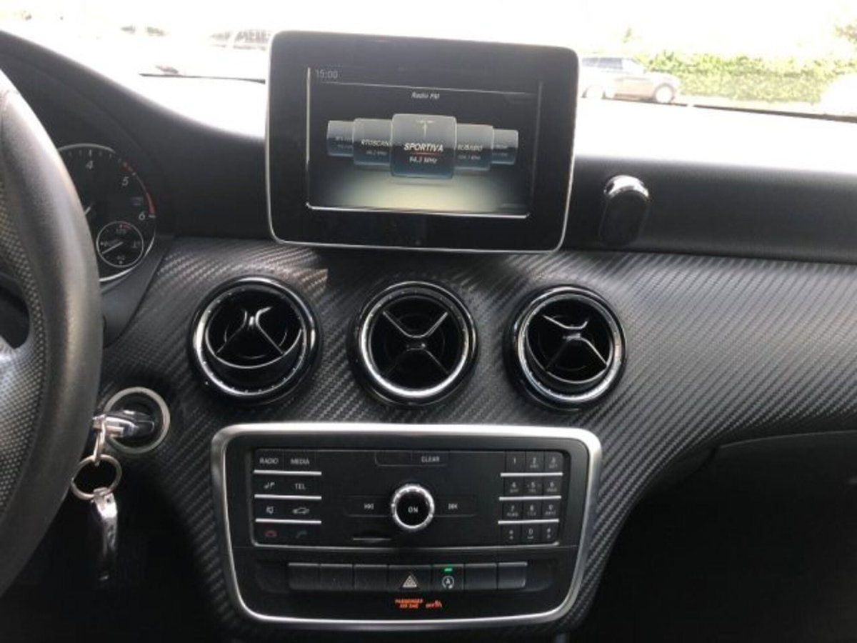 Mercedes-Benz GLA SUV 180 d Executive (14)