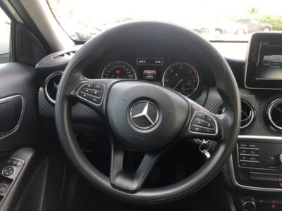 Mercedes-Benz GLA SUV 180 d Executive (15)