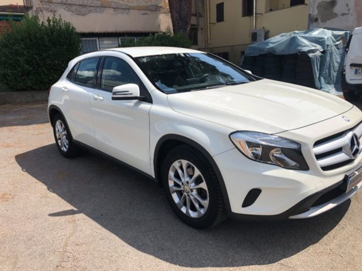 Mercedes-Benz GLA SUV 180 d Executive (2)