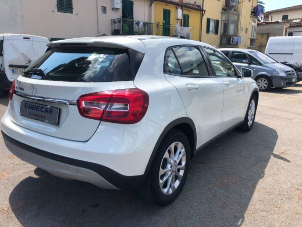Mercedes-Benz GLA SUV 180 d Executive (5)