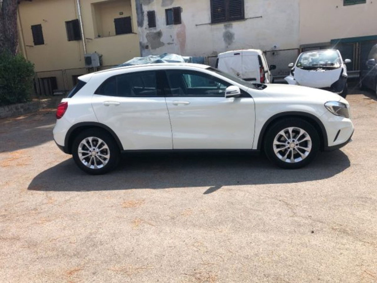 Mercedes-Benz GLA SUV 180 d Executive (8)