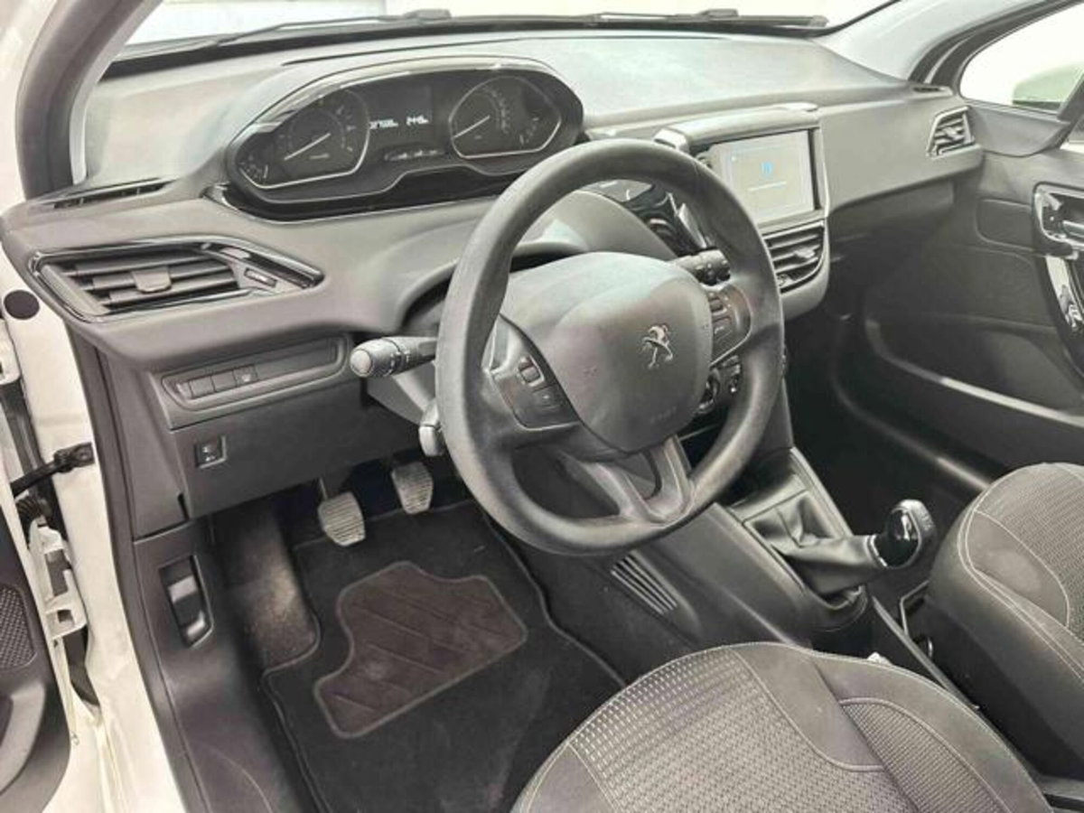 Peugeot 208 82 5 porte Allure (8)