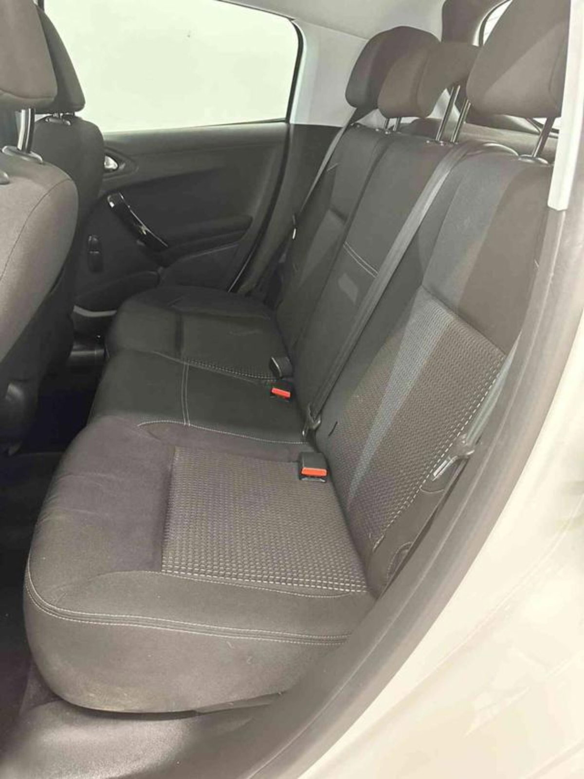 Peugeot 208 82 5 porte Allure (9)