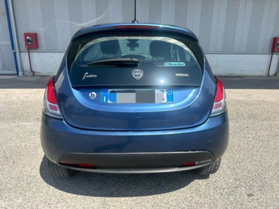 Lancia Ypsilon 1.0 FireFly 5 porte S&S Hybrid Ecochic Silver (5)