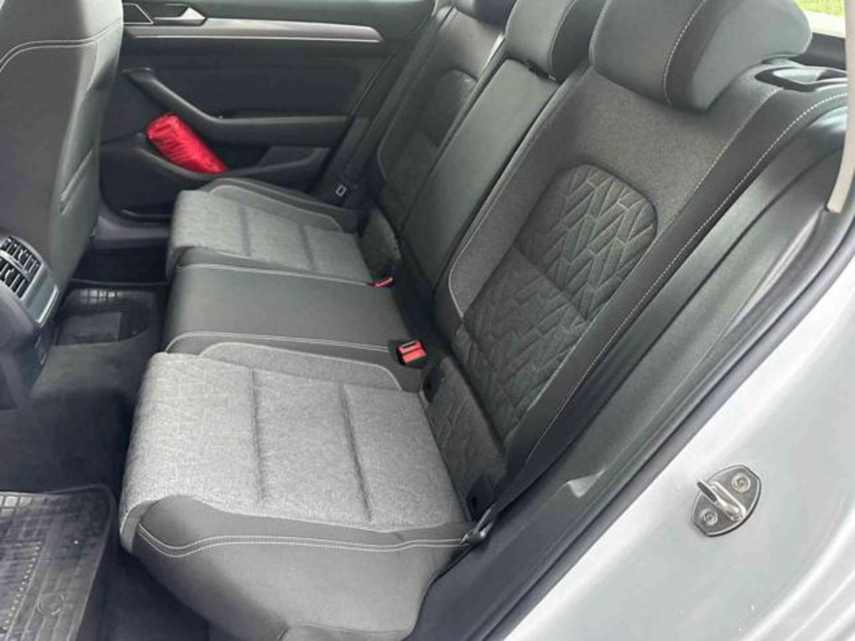 Volkswagen Passat Variant 2.0 TDI SCR EVO DSG Business (6)