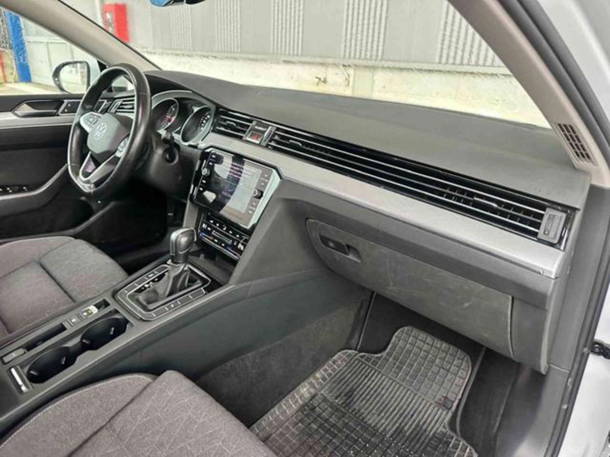 Volkswagen Passat Variant 2.0 TDI SCR EVO DSG Business (8)
