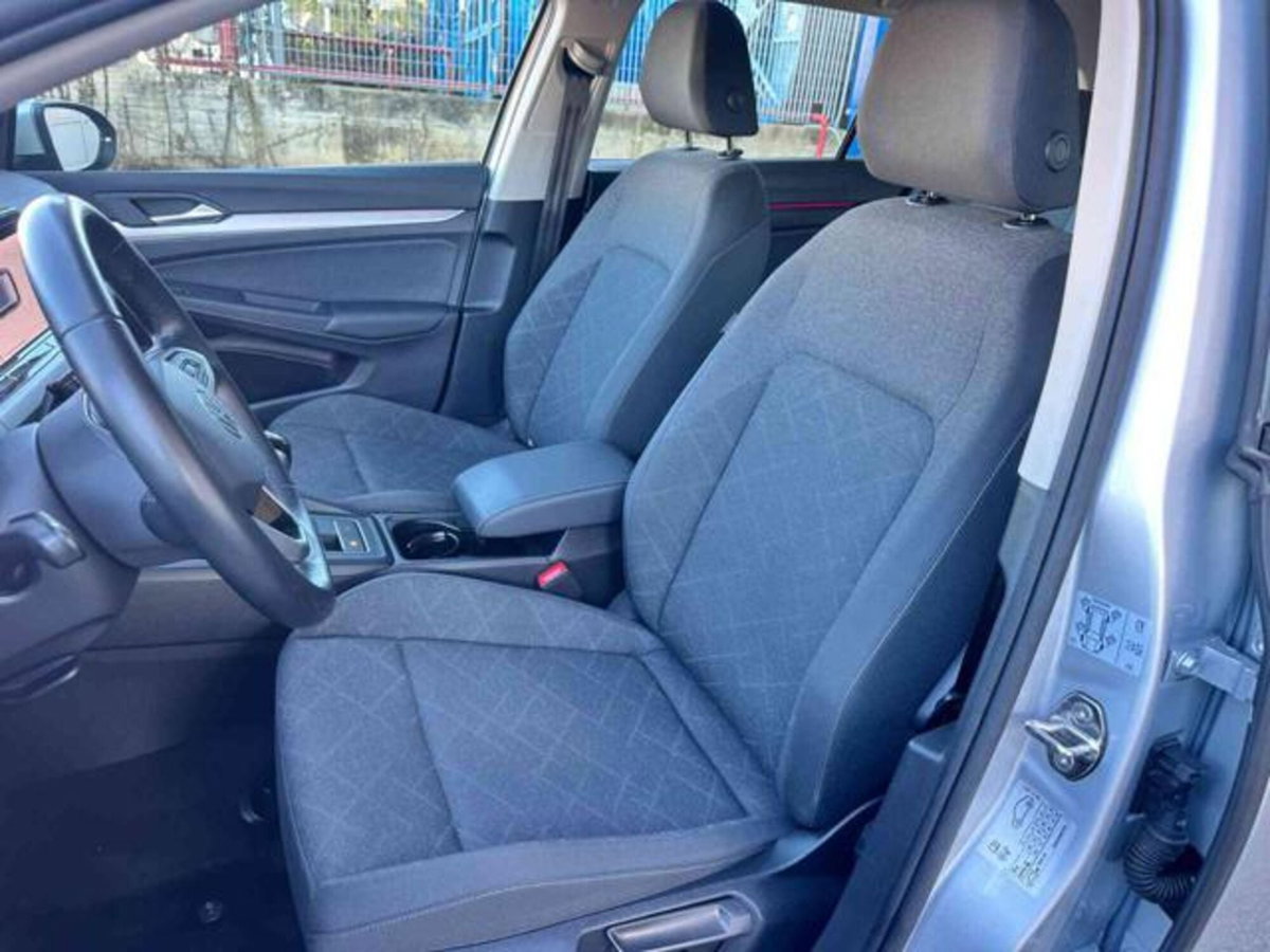 Volkswagen Golf Variant 2.0 TDI SCR DSG Life (12)