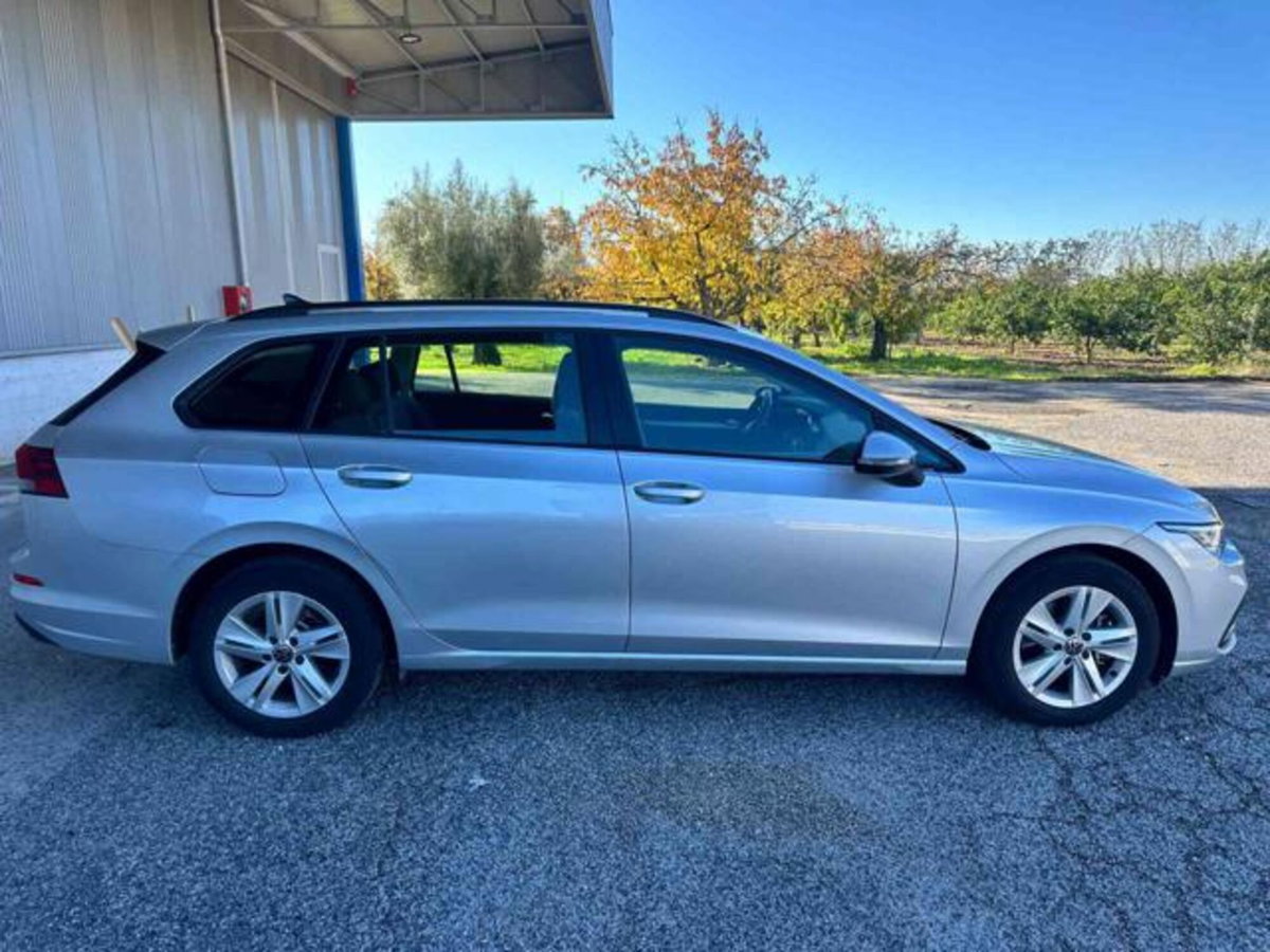 Volkswagen Golf Variant 2.0 TDI SCR DSG Life (4)