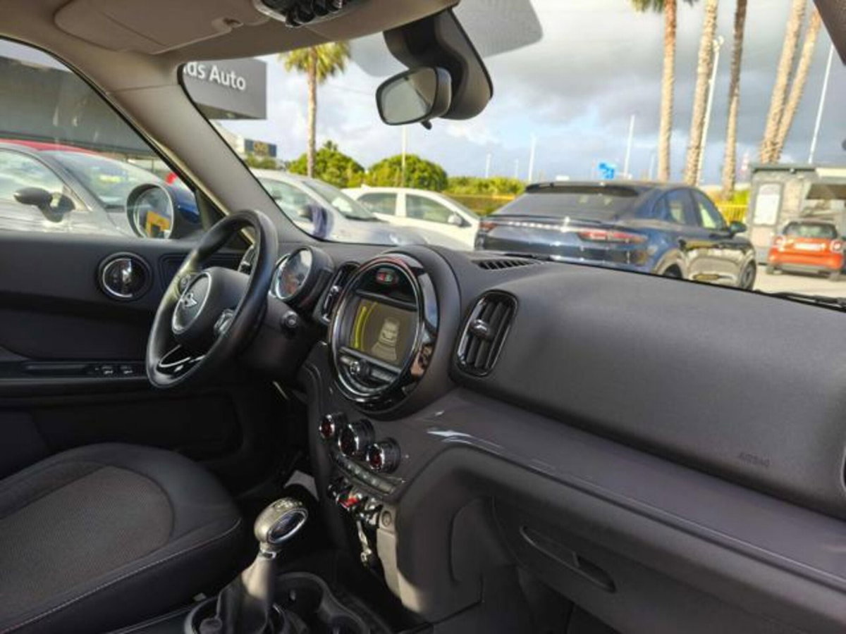 MINI Mini Countryman 2.0 Cooper D Business Countryman (16)