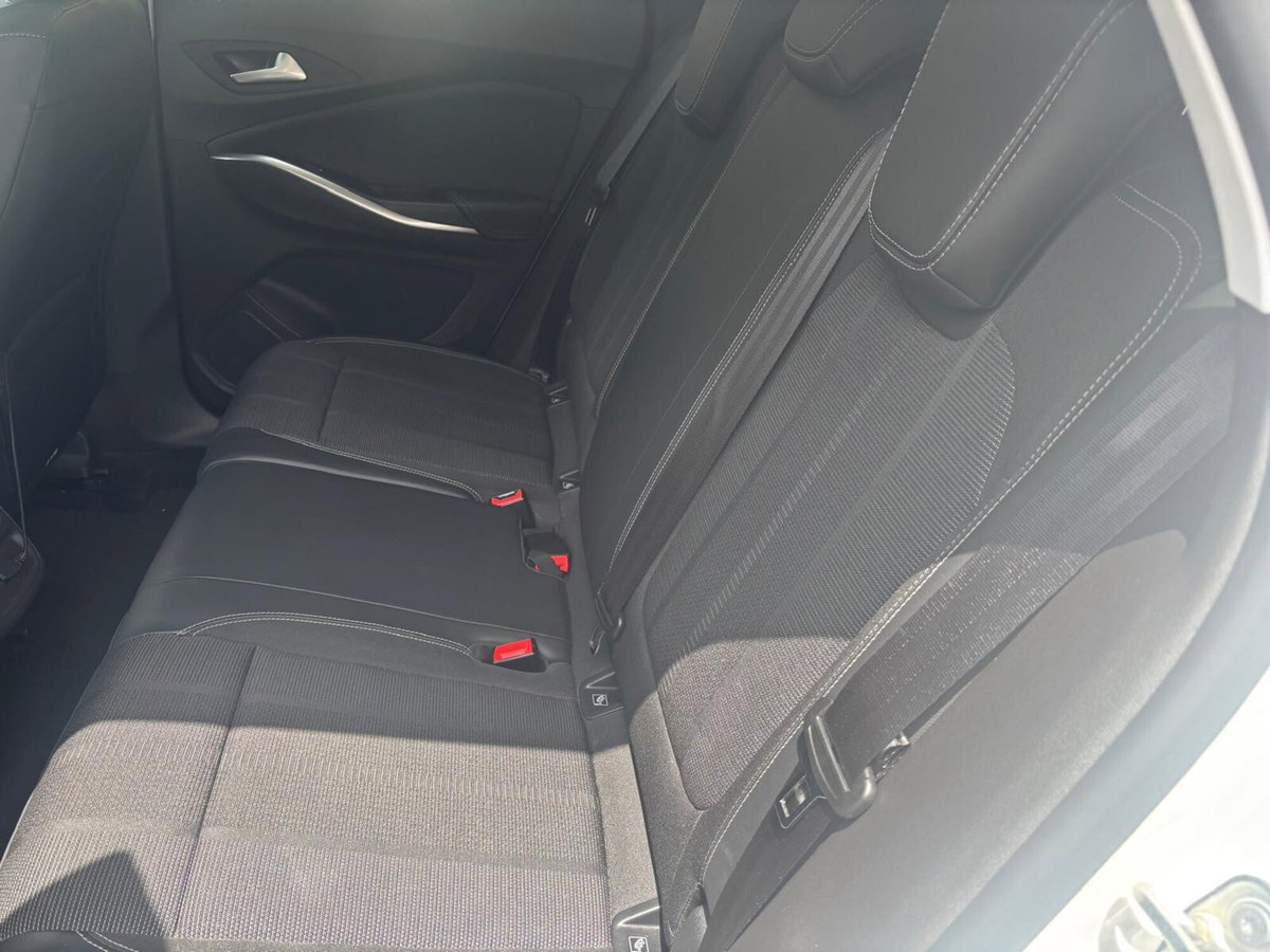 Opel Grandland 1.2 Turbo 12V 130 CV aut. Business Elegance (8)