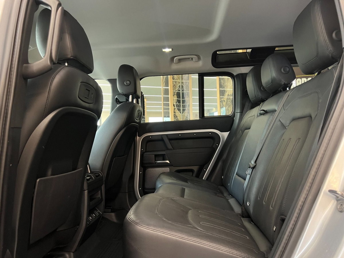 Land Rover Defender 110 3.0d i6 mhev X-Dynamic SE awd 200cv auto (11)