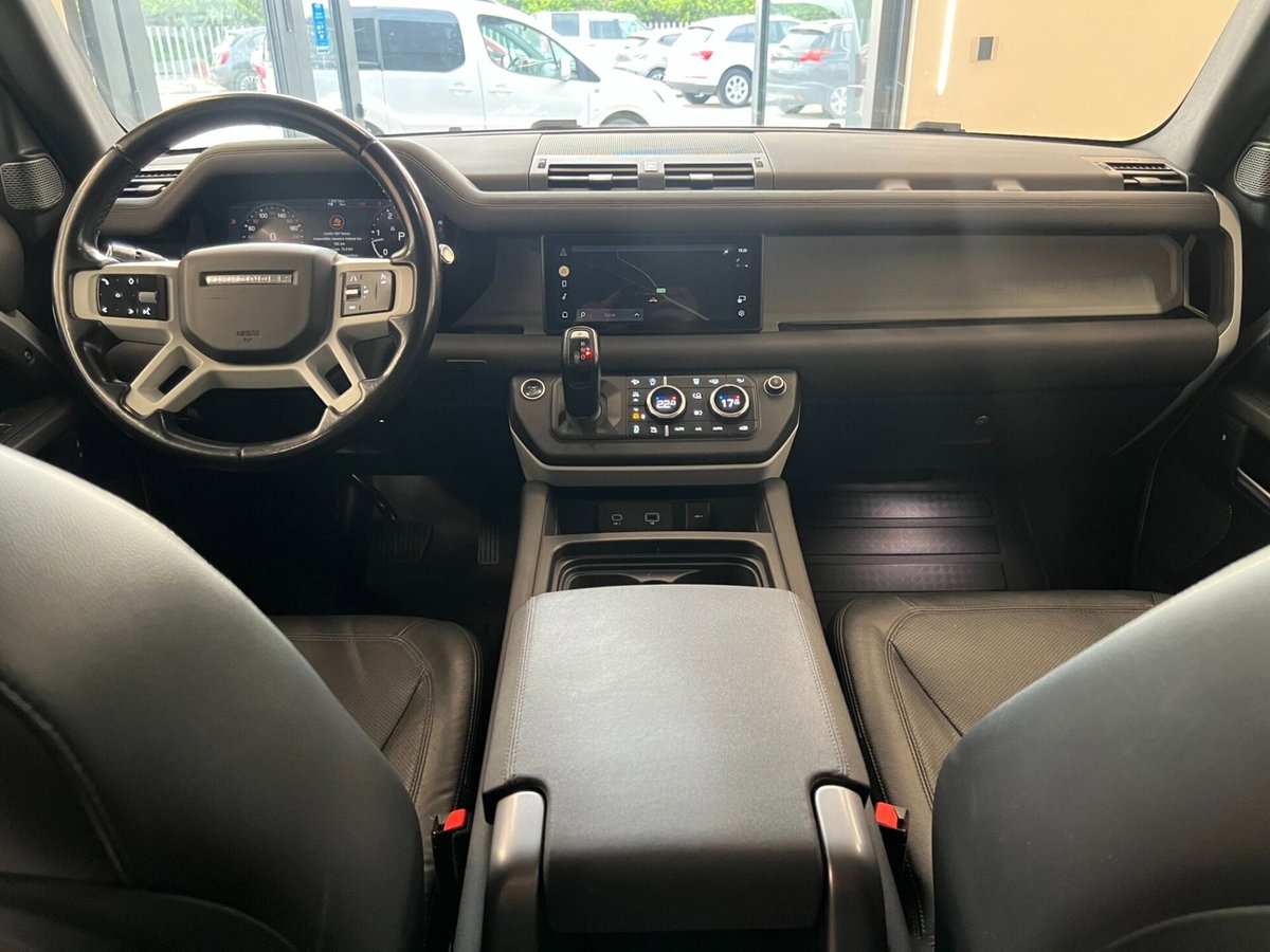 Land Rover Defender 110 3.0d i6 mhev X-Dynamic SE awd 200cv auto (13)