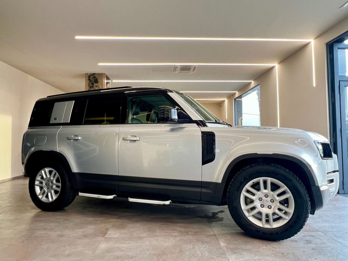 Land Rover Defender 110 3.0d i6 mhev X-Dynamic SE awd 200cv auto (2)