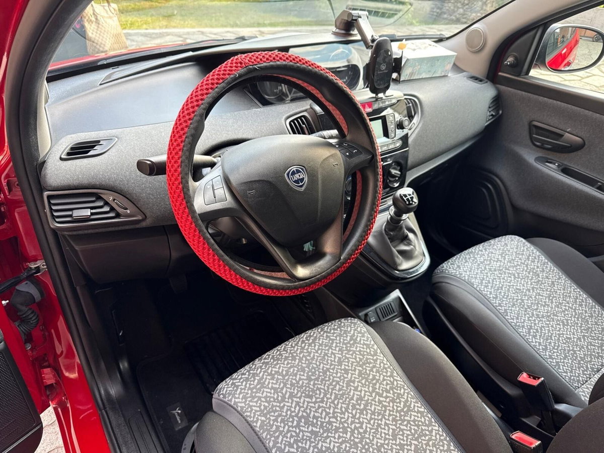 Lancia Ypsilon 1.2 69 CV 5 porte GPL Silver Plus (10)