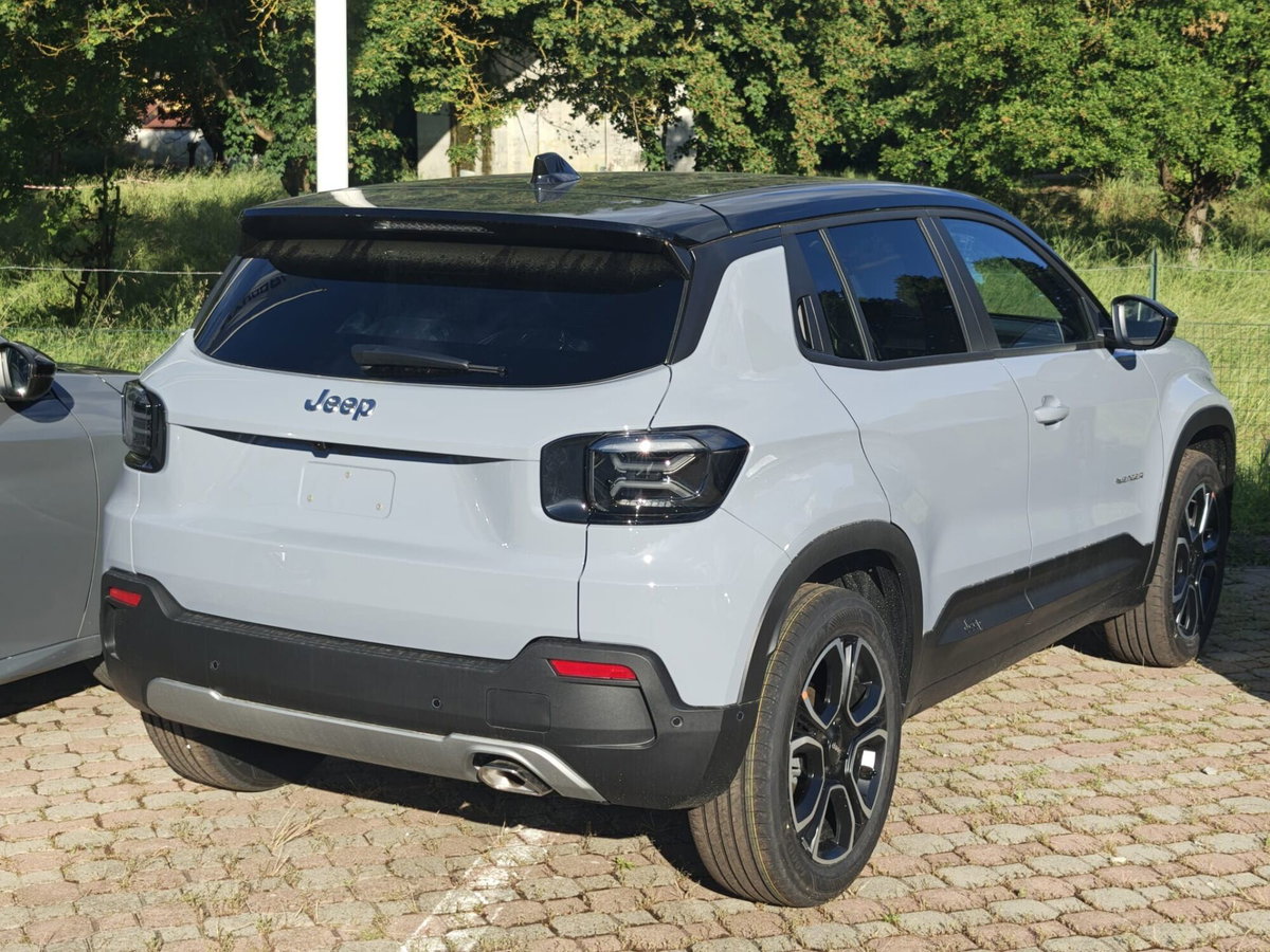 Jeep Avenger 1.2 turbo Summit fwd 100cv (2)