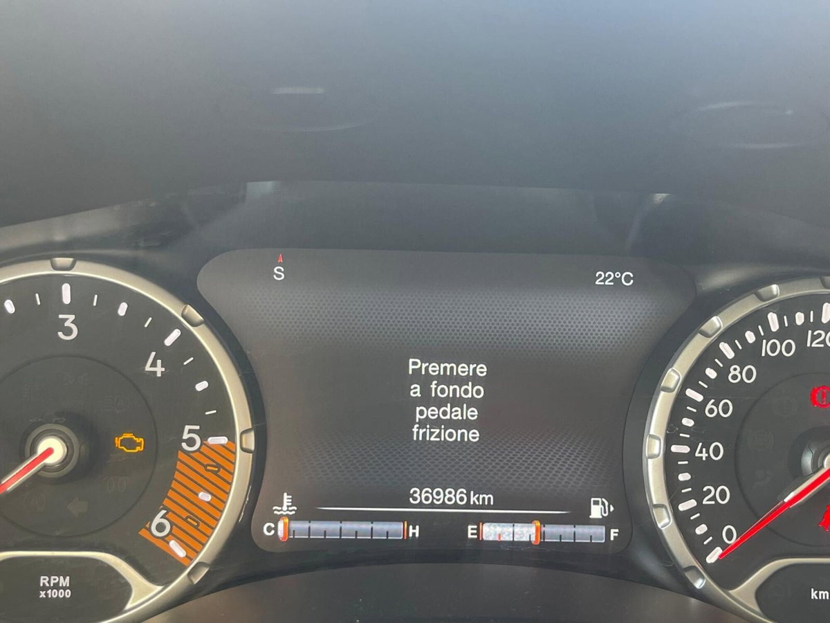 Jeep Renegade 1.6 Mjt 130 CV Limited (15)