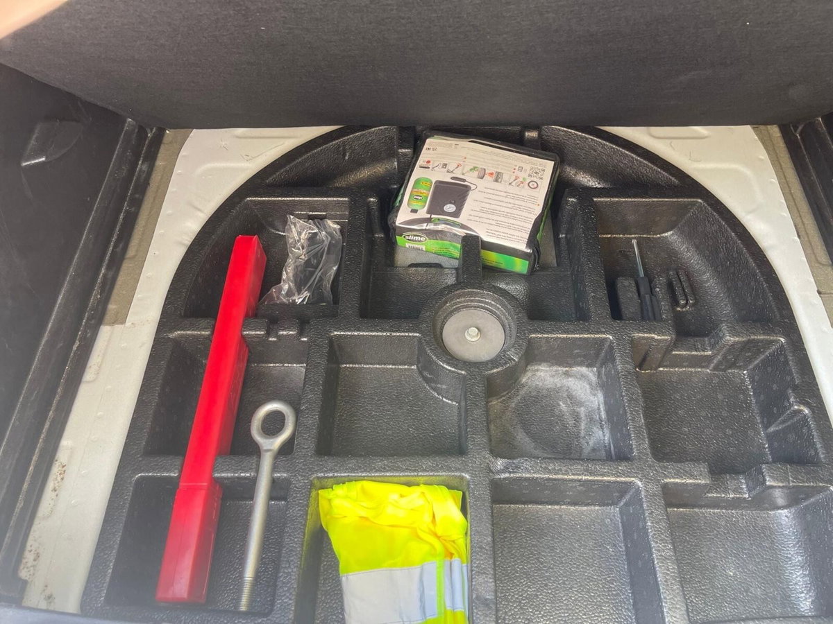 Jeep Renegade 1.6 Mjt 130 CV Limited (9)