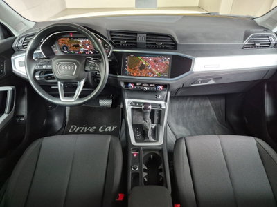 Audi Q3 45 TFSI e S tronic Business (2)