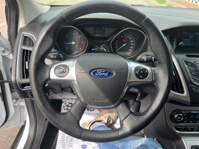 Ford Focus Station Wagon 1.6 TDCi 95 CV SW Titanium (12)