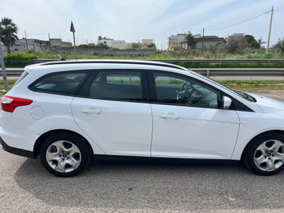 Ford Focus Station Wagon 1.6 TDCi 95 CV SW Titanium (4)