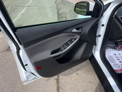 Ford Focus Station Wagon 1.6 TDCi 95 CV SW Titanium (9)