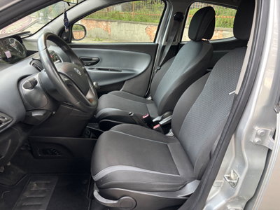 Lancia Ypsilon 1.3 MJT 16V 80 CV 5 porte S&S Platinum (10)