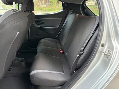 Lancia Ypsilon 1.3 MJT 16V 80 CV 5 porte S&S Platinum (11)