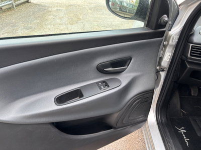 Lancia Ypsilon 1.3 MJT 16V 80 CV 5 porte S&S Platinum (13)