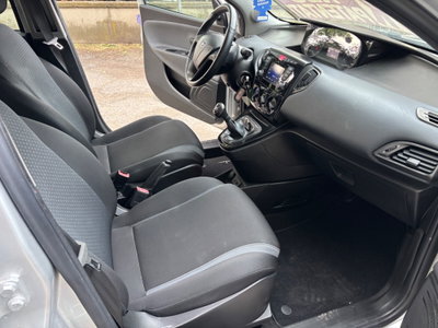 Lancia Ypsilon 1.3 MJT 16V 80 CV 5 porte S&S Platinum (19)