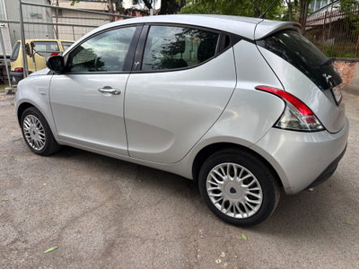 Lancia Ypsilon 1.3 MJT 16V 80 CV 5 porte S&S Platinum (7)