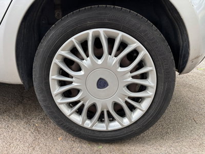 Lancia Ypsilon 1.3 MJT 16V 80 CV 5 porte S&S Platinum (8)