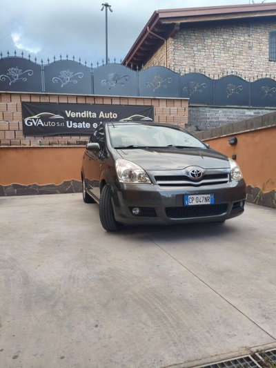 Toyota Corolla Verso 2.0 16V D-4D usata