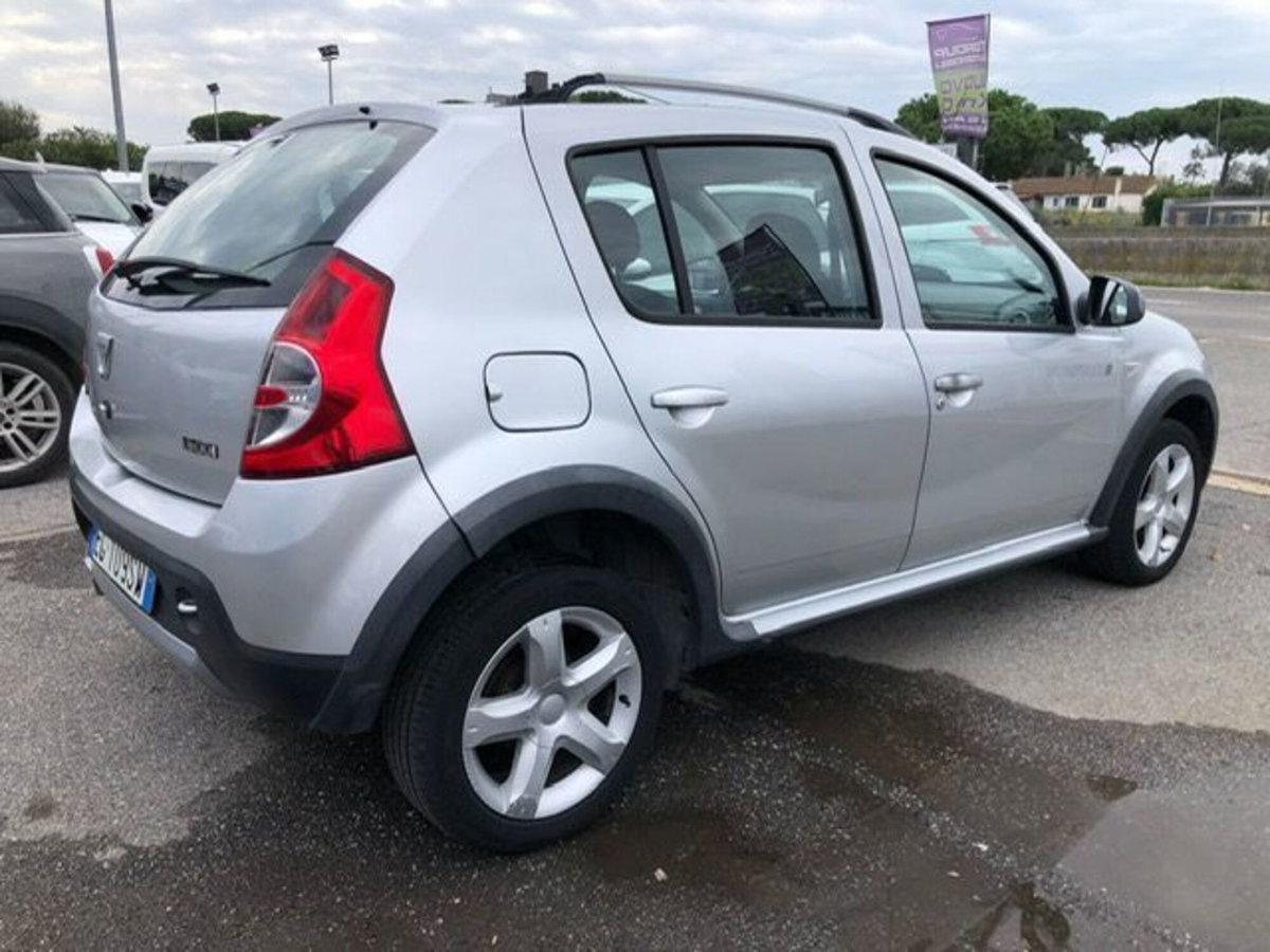 Dacia Sandero Stepway 1.5 dCi 90CV (4)