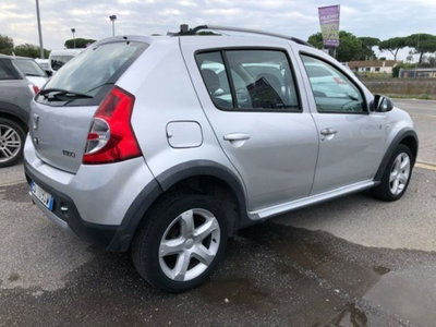 Dacia Sandero Stepway 1.5 dCi 90CV (4)
