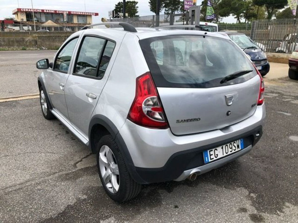 Dacia Sandero Stepway 1.5 dCi 90CV (6)