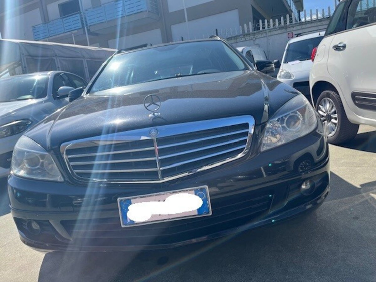 Mercedes-Benz Classe C 200 CDI BlueEFFICIENCY Elegance (2)