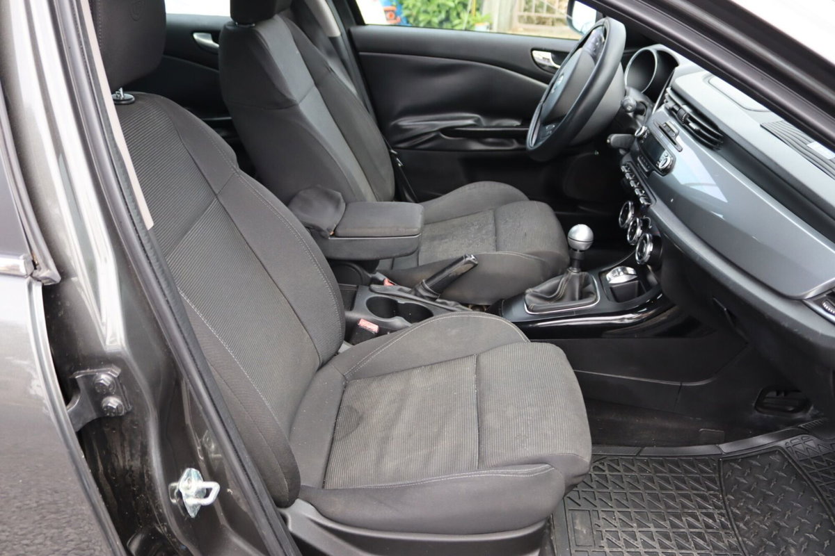 Alfa Romeo Giulietta 1.6 JTDm-2 Progression c/CL (16)