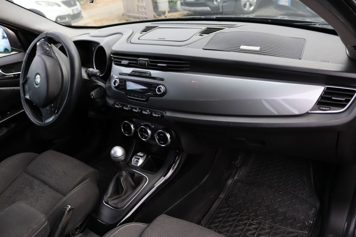 Alfa Romeo Giulietta 1.6 JTDm-2 Progression c/CL (17)