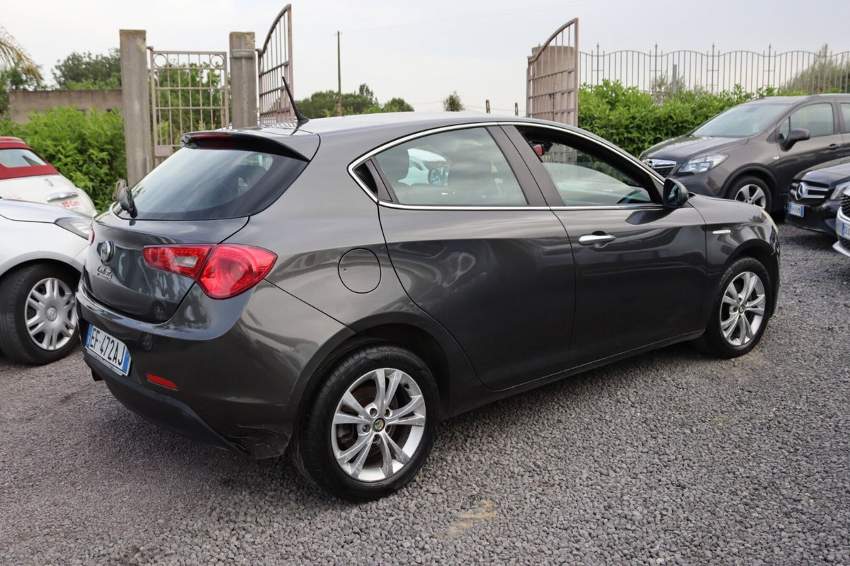 Alfa Romeo Giulietta 1.6 JTDm-2 Progression c/CL (6)