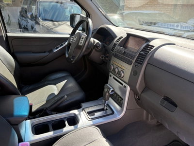Nissan Navara 2.5 dCi 4 porte Double Cab LE (8)
